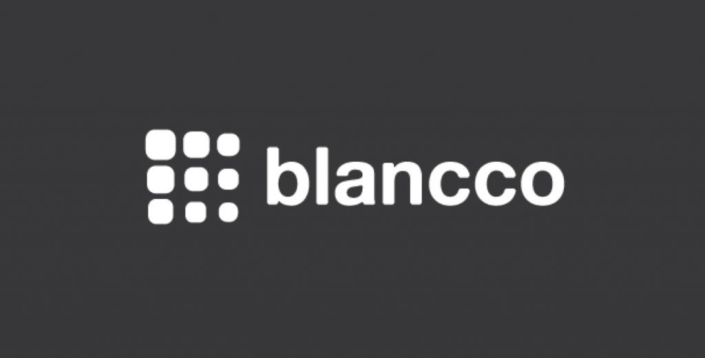 Das weiße Logo von BLANCCO auf grauem Hintergrund.